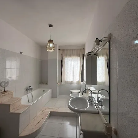 - Terrazza 1p Apartament *